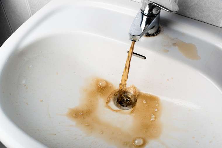 solving-brown-water-from-tap