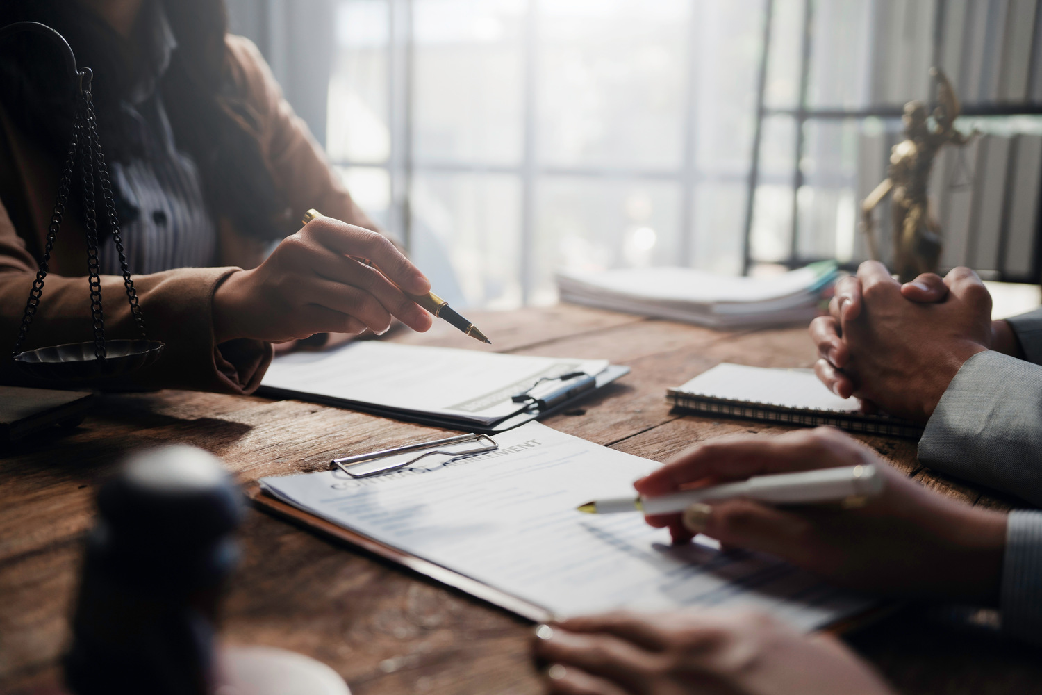lawyer explaining wrongful death claims
